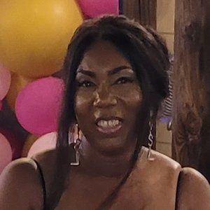 Meet your Posher, Mitzie